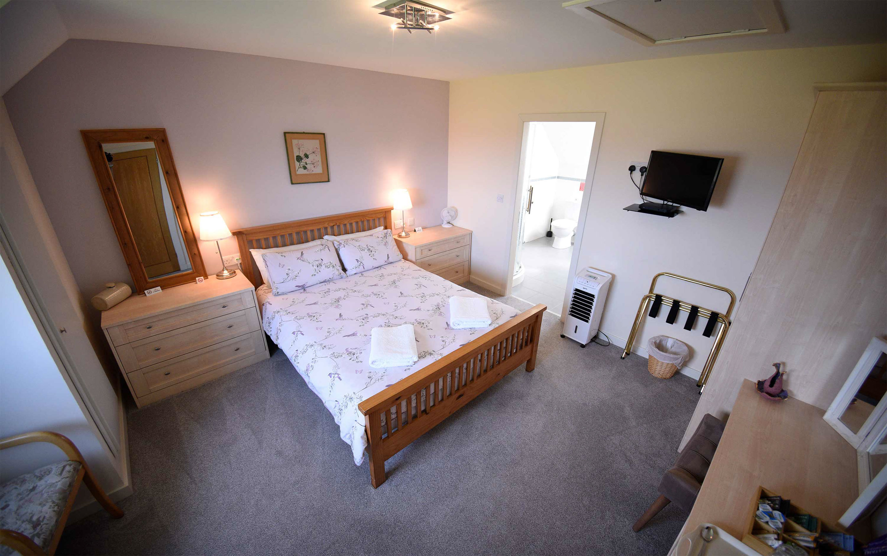 Smiddy Croft Bed and Breakfast accommodation in Broadford contains King size beds with sea views of Broadford Bay