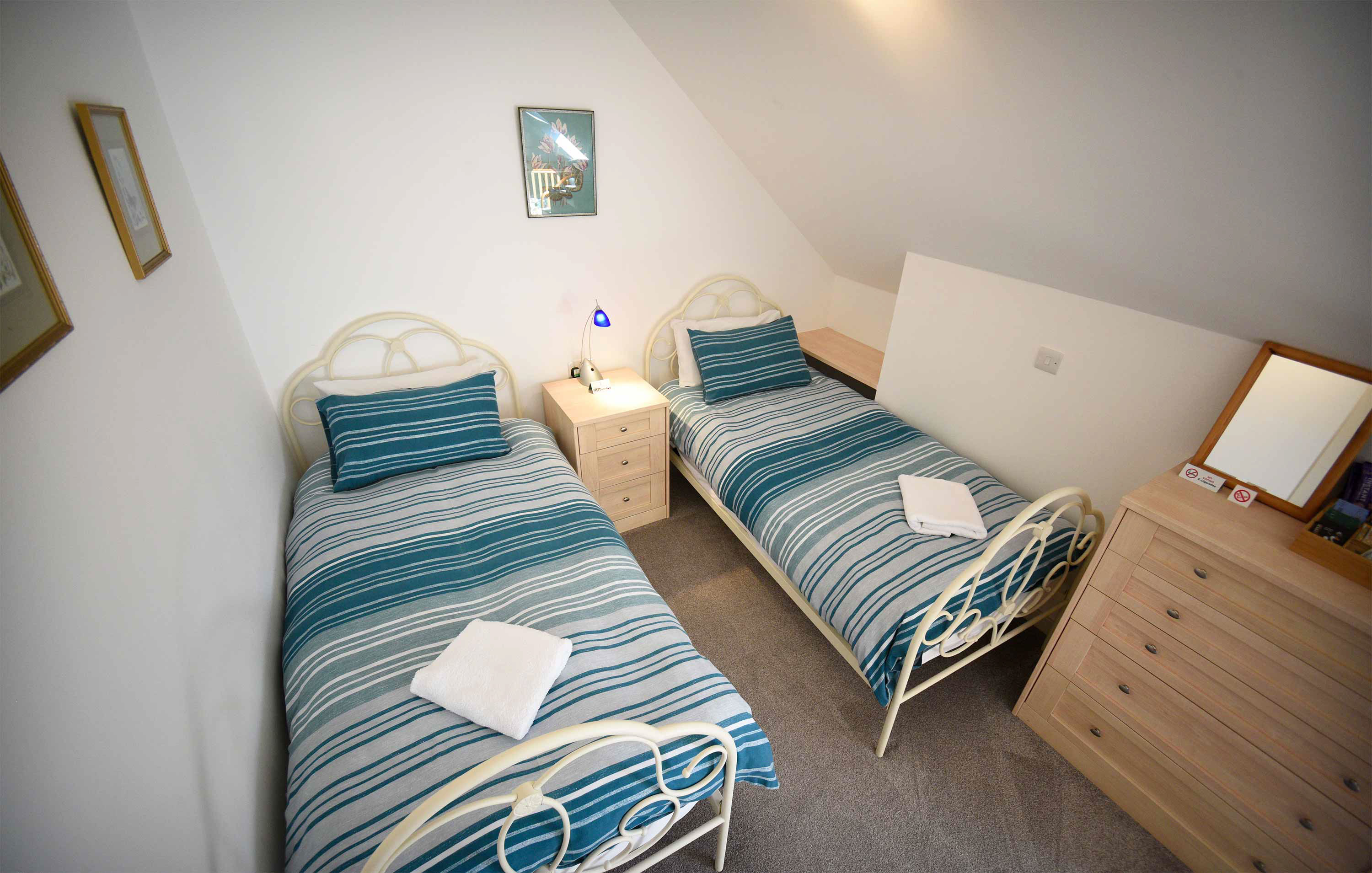 Stay in comfort at our Broadford bed and breakfast and book our twin room with en suite bathroom and WIFI internet