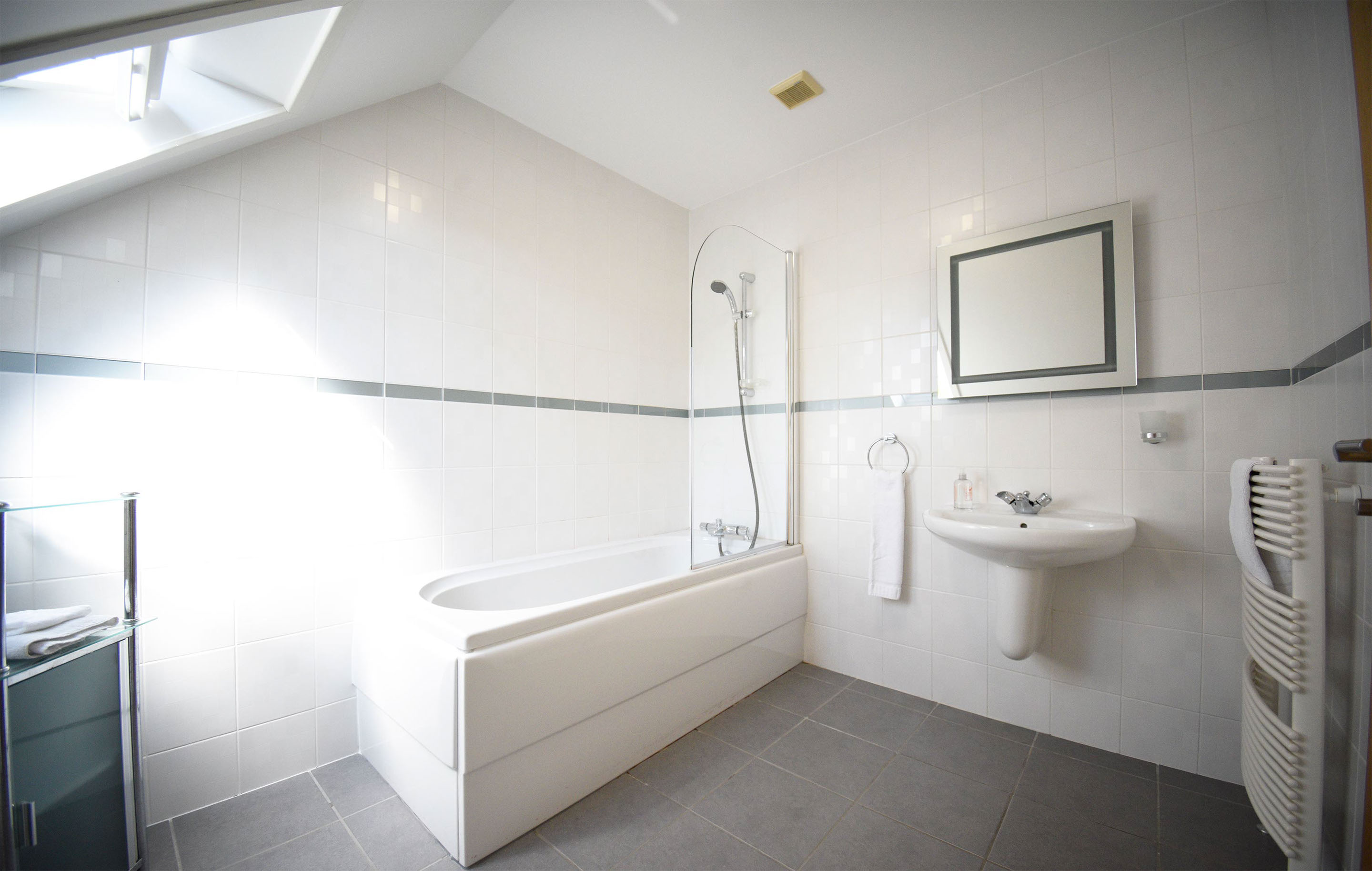Smiddy Croft bed and breakfast accommodation in Broadford contains comfortable rooms with en suite shower and bathrooms